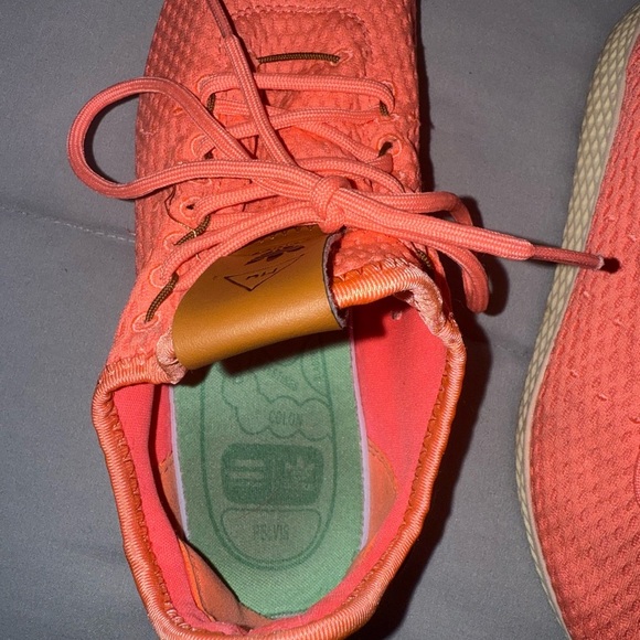 Adidas Women's Bright Coral Sneakers Size 6.5 - Picture 2 of 8